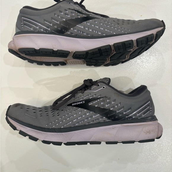Brooks Ghost 13 Charcoal Athletic Sneakers size 10.5 - Picture 3 of 9